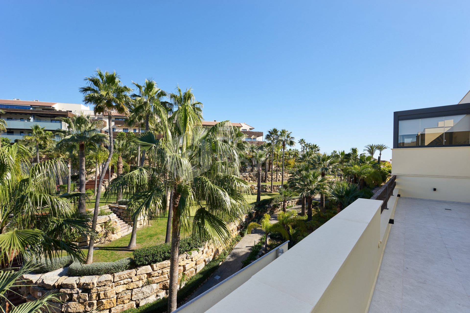 Luxurious Penthouse in Bel Air, Estepona with Panoramic Views