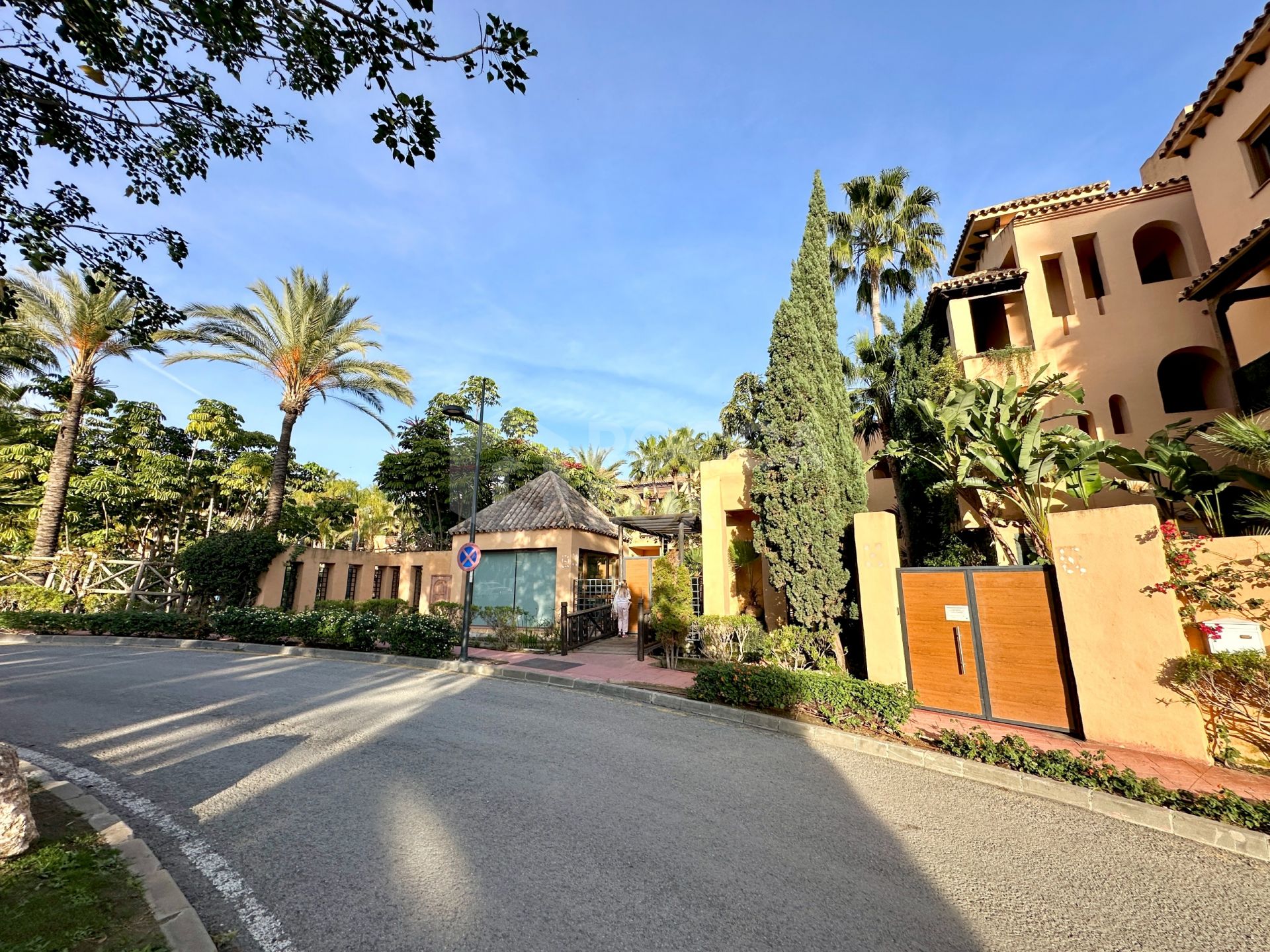 Luxurious Three-Bedroom Penthouse in El Campanario, Estepona