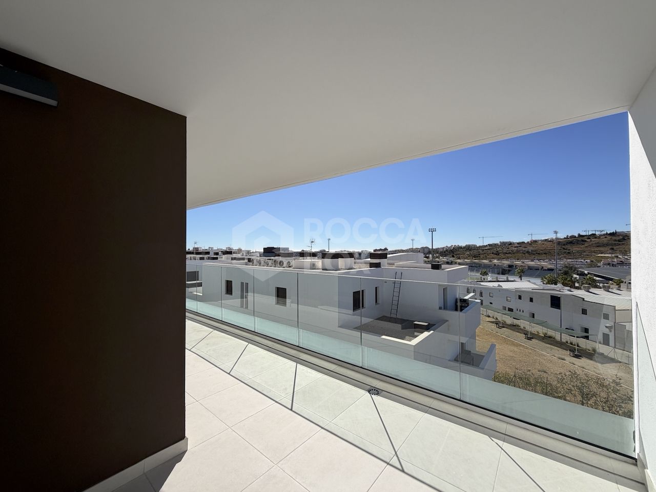 Modern Three-Bedroom Apartment in Estepona with Panoramic Views