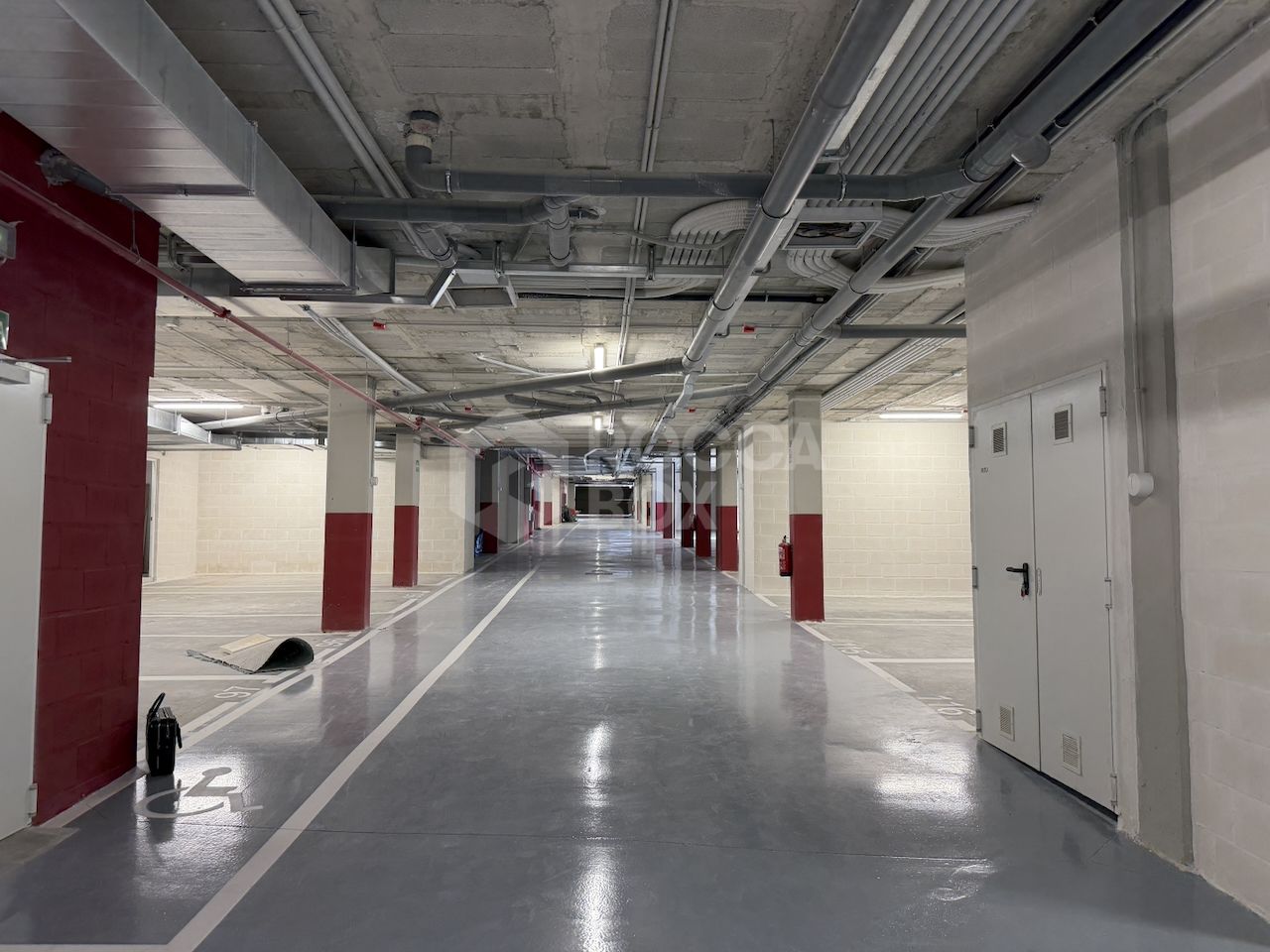 Modern Three-Bedroom Apartment in Estepona with Panoramic Views