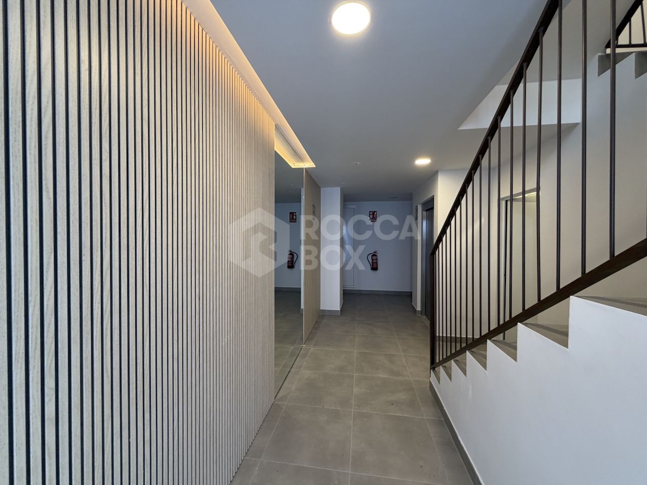 Modern Three-Bedroom Apartment in Estepona with Panoramic Views