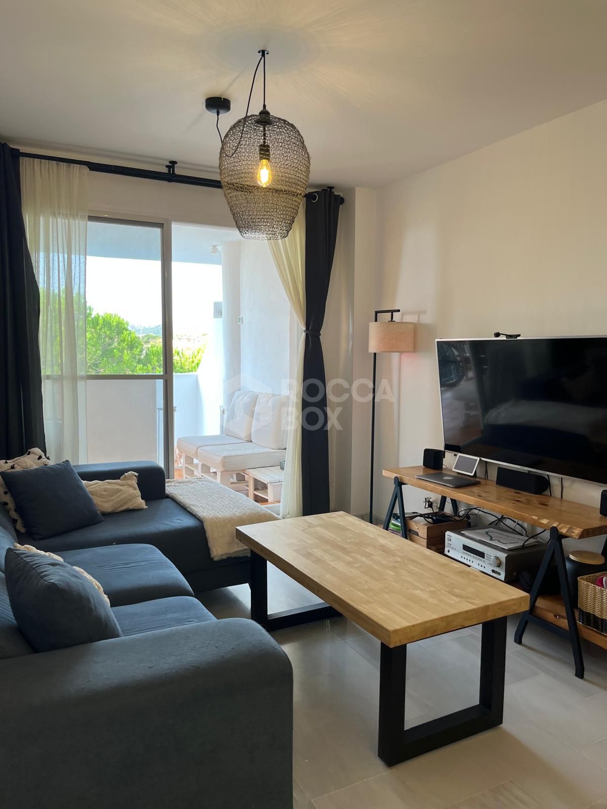 Elegant Four-Bedroom Apartment with Panoramic Views in Doña Julia, Casares