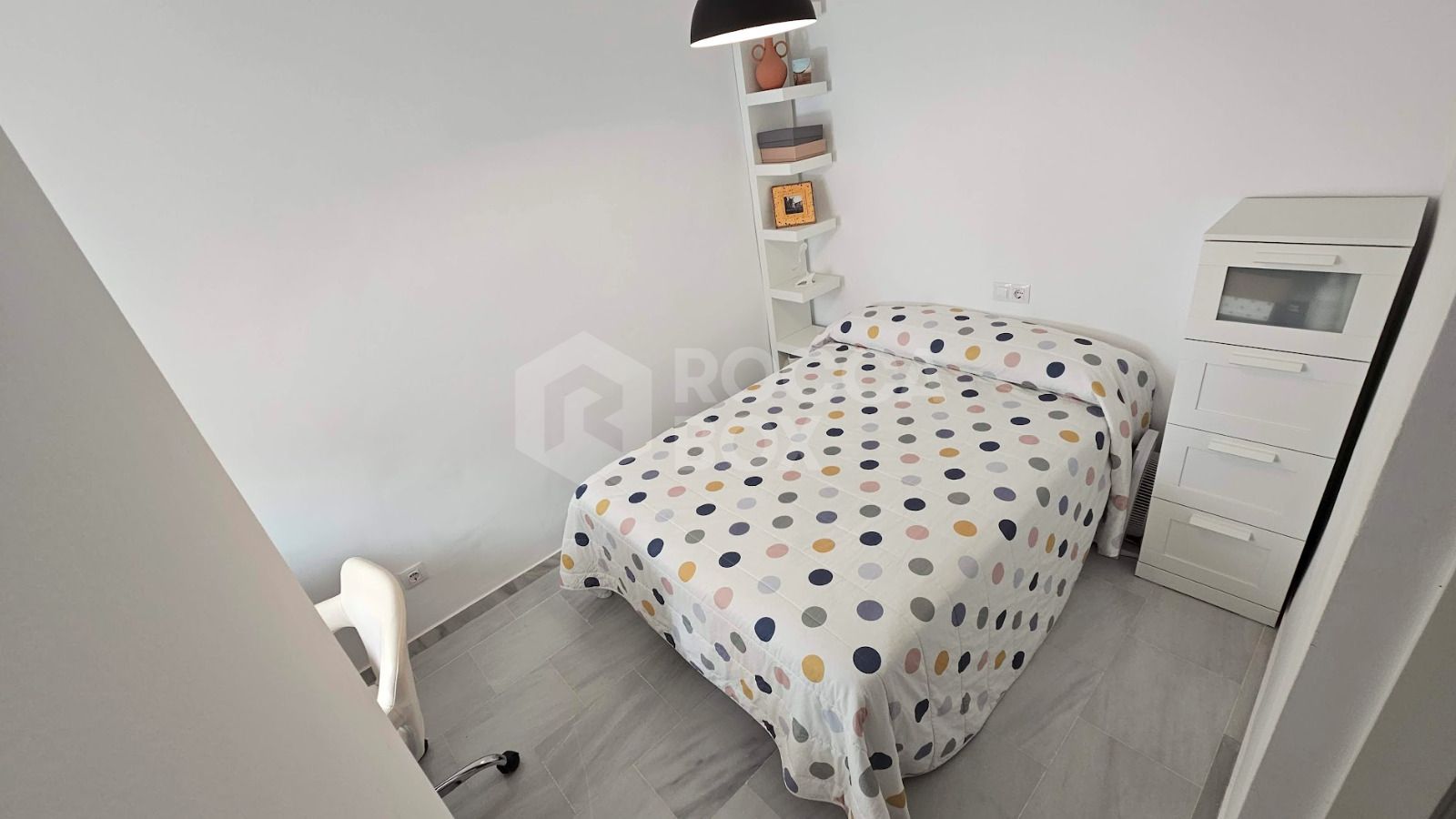 Elegant Four-Bedroom Apartment with Panoramic Views in Doña Julia, Casares