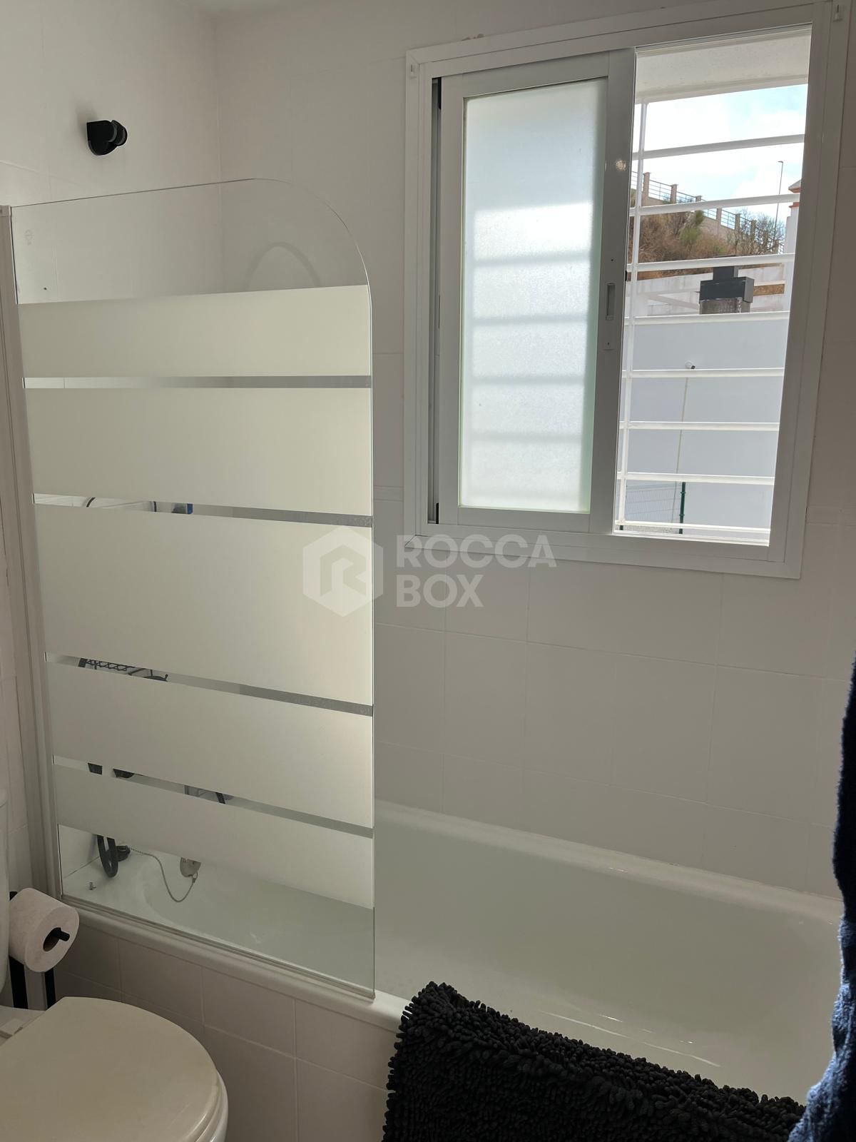 Elegant Four-Bedroom Apartment with Panoramic Views in Doña Julia, Casares