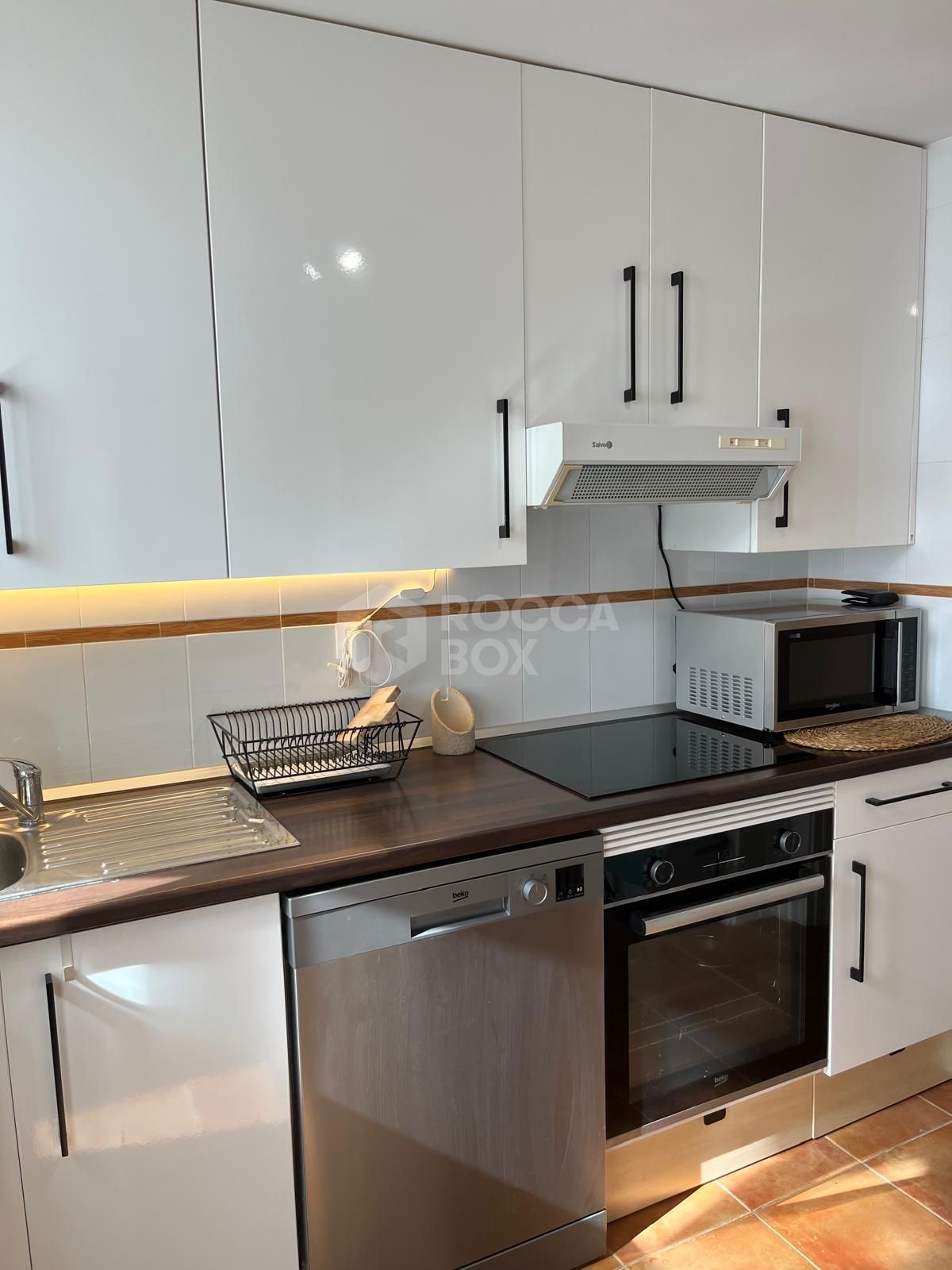 Elegant Four-Bedroom Apartment with Panoramic Views in Doña Julia, Casares