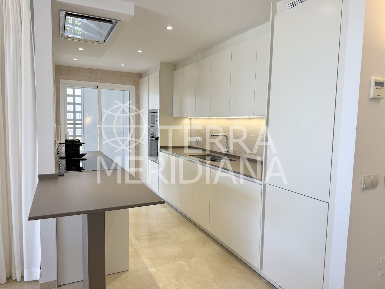 Apartment in La Mairena, Marbella