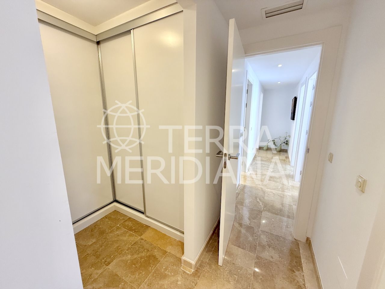 Apartment in La Mairena, Marbella