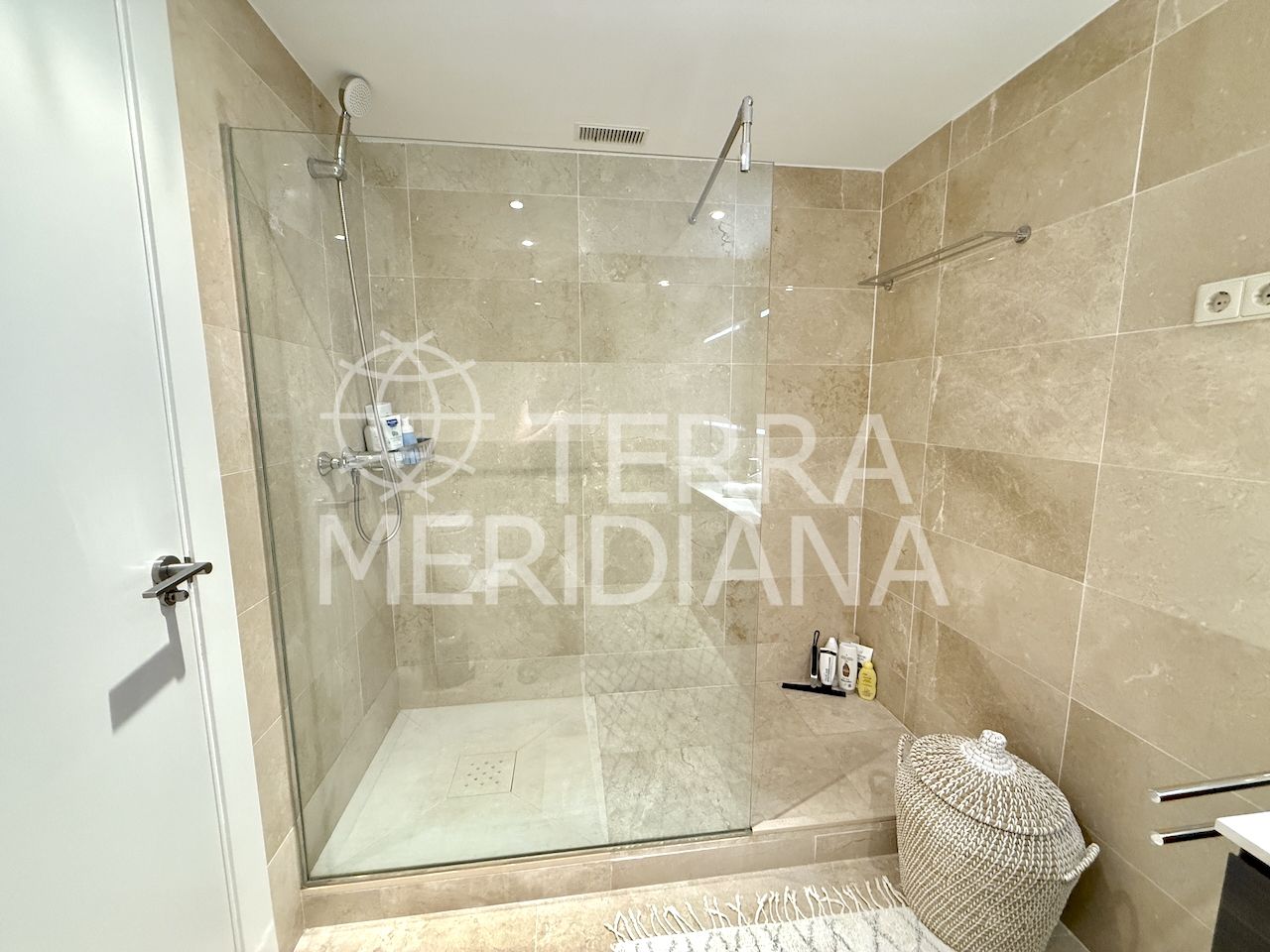 Apartment in La Mairena, Marbella