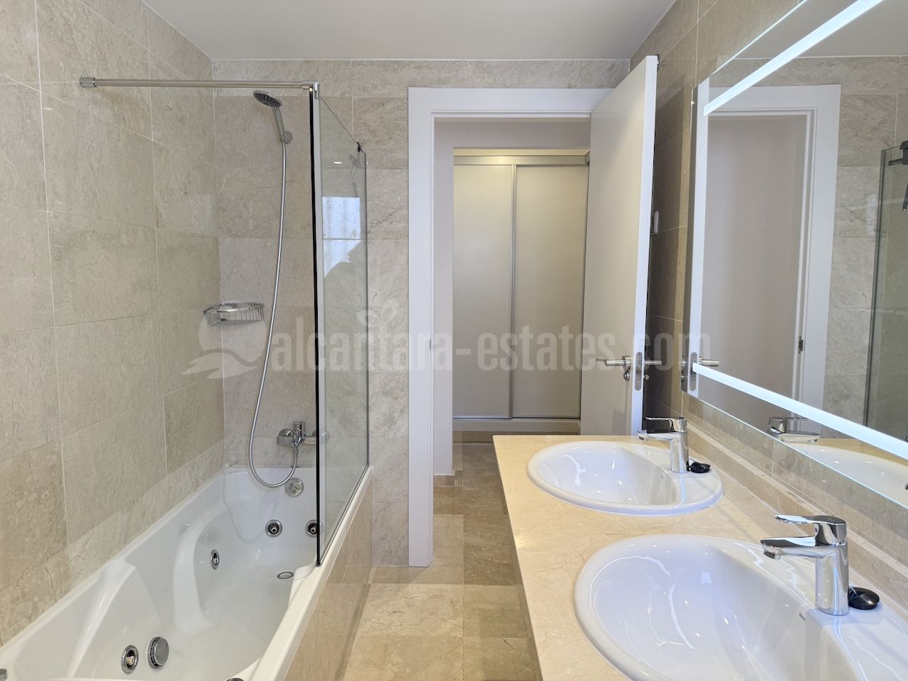 Apartamento en La Mairena, Marbella