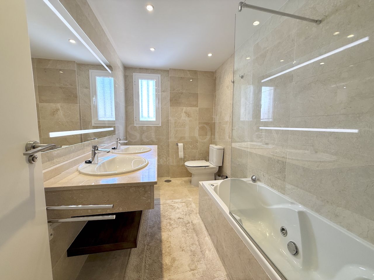 Apartamento en La Mairena, Marbella