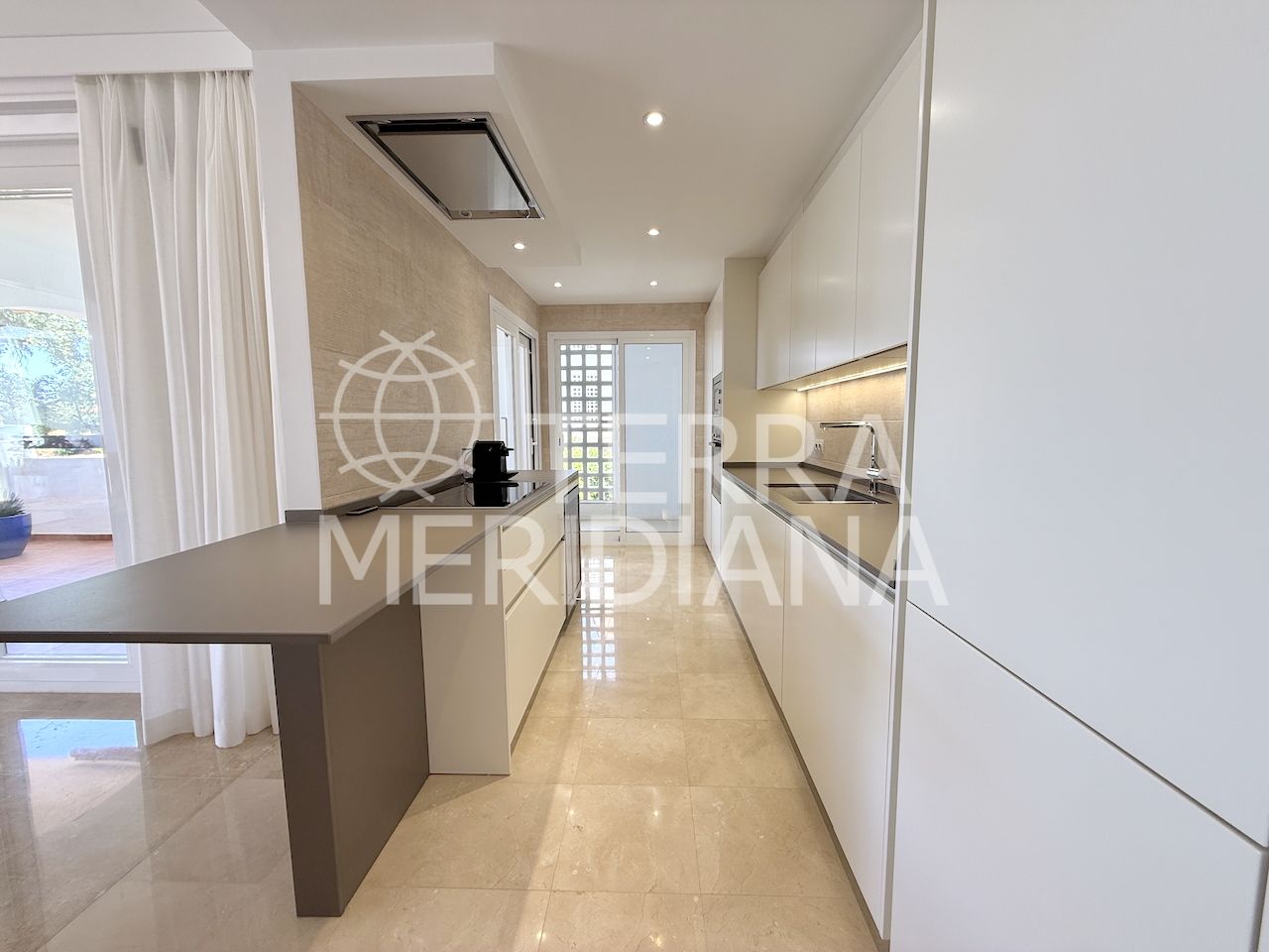 Apartment in La Mairena, Marbella