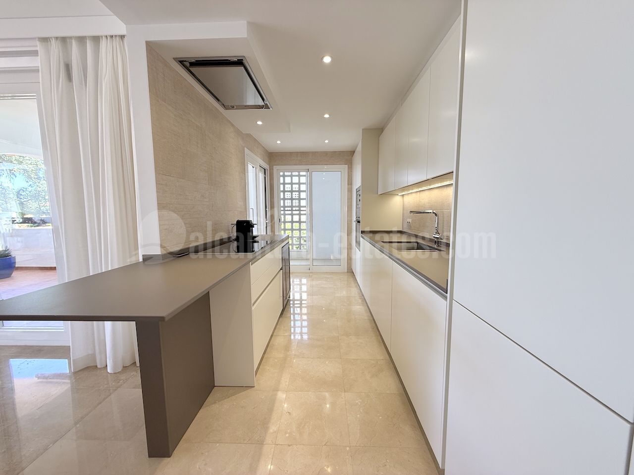 Apartamento en La Mairena, Marbella