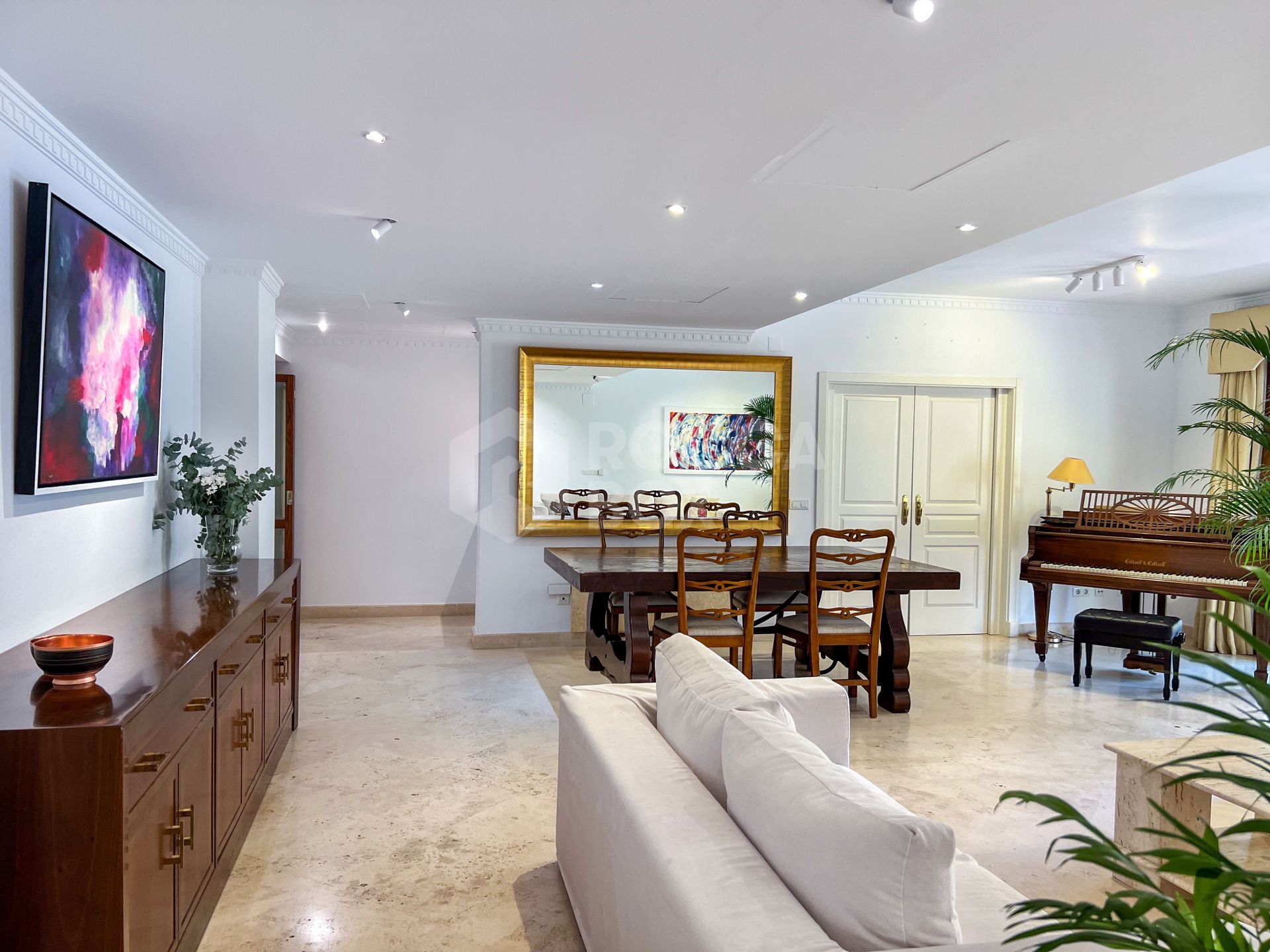 Spectacular double apartment with 5 bedrooms for sale in Nagüeles, Marbella