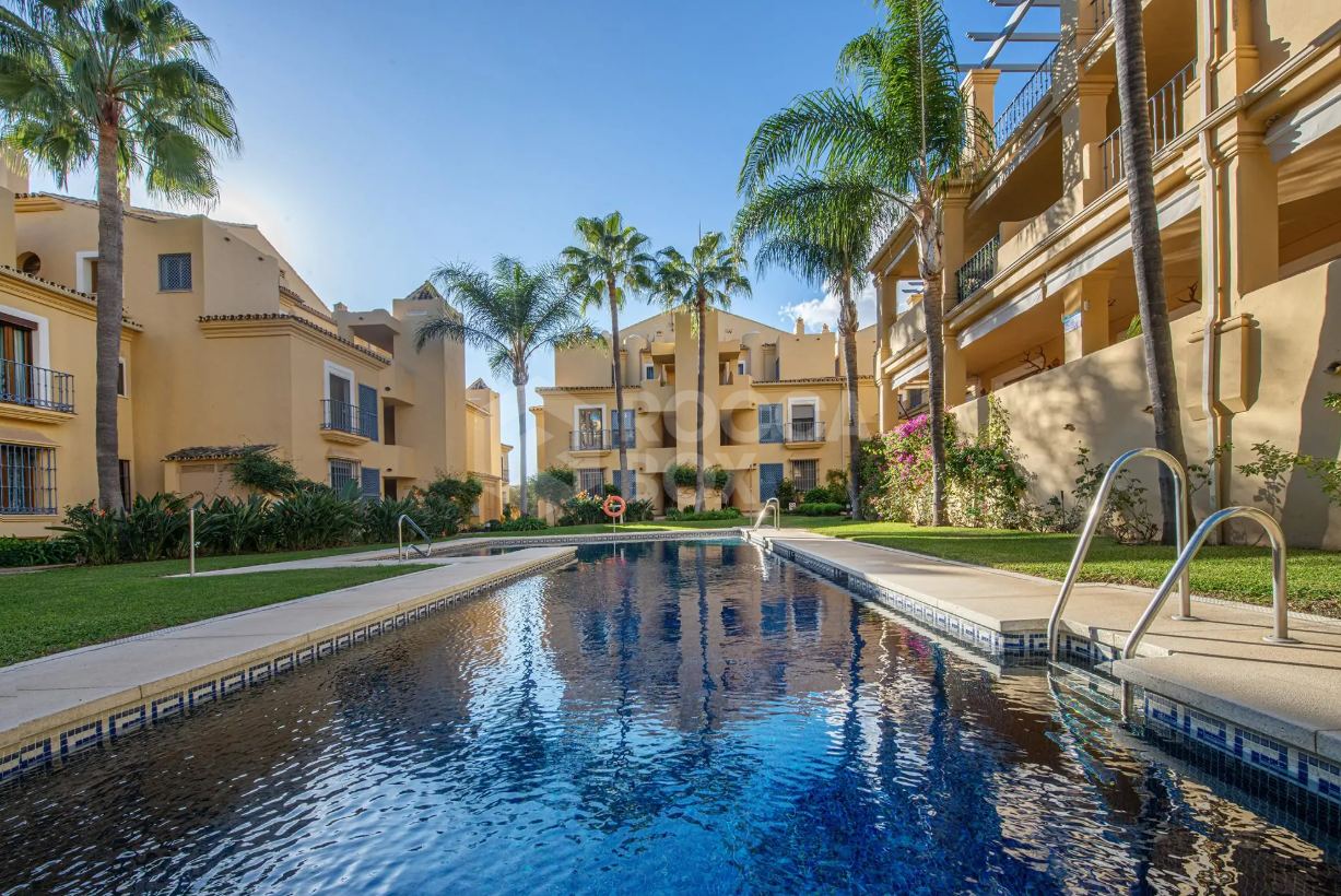 Spectacular double apartment with 5 bedrooms for sale in Nagüeles, Marbella