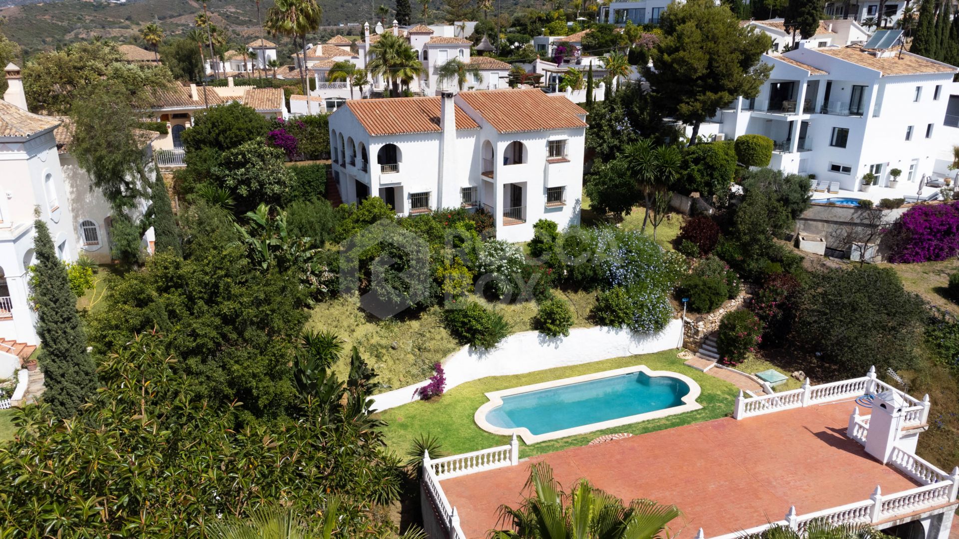 MAGNIFICENT VILLA IN EL ROSARIO. INVESTMENT OPPORTUNITY