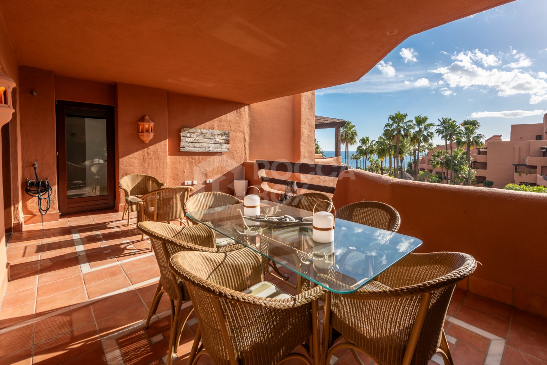 BEACHFRONT 3 BEDROOM APARTMENT WITH SEA VIEWS AND TOURISTIC LICENCE IN PLACE!