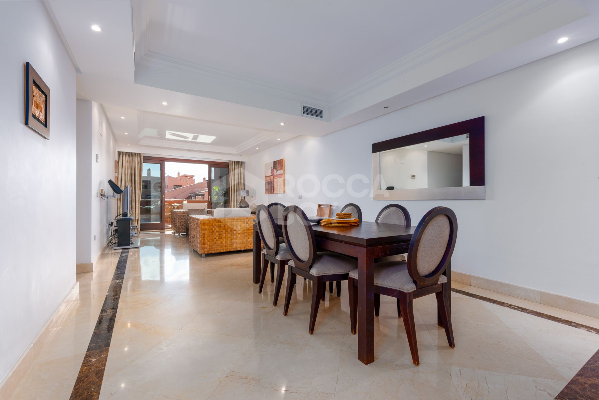 BEACHFRONT 3 BEDROOM APARTMENT WITH SEA VIEWS AND TOURISTIC LICENCE IN PLACE!