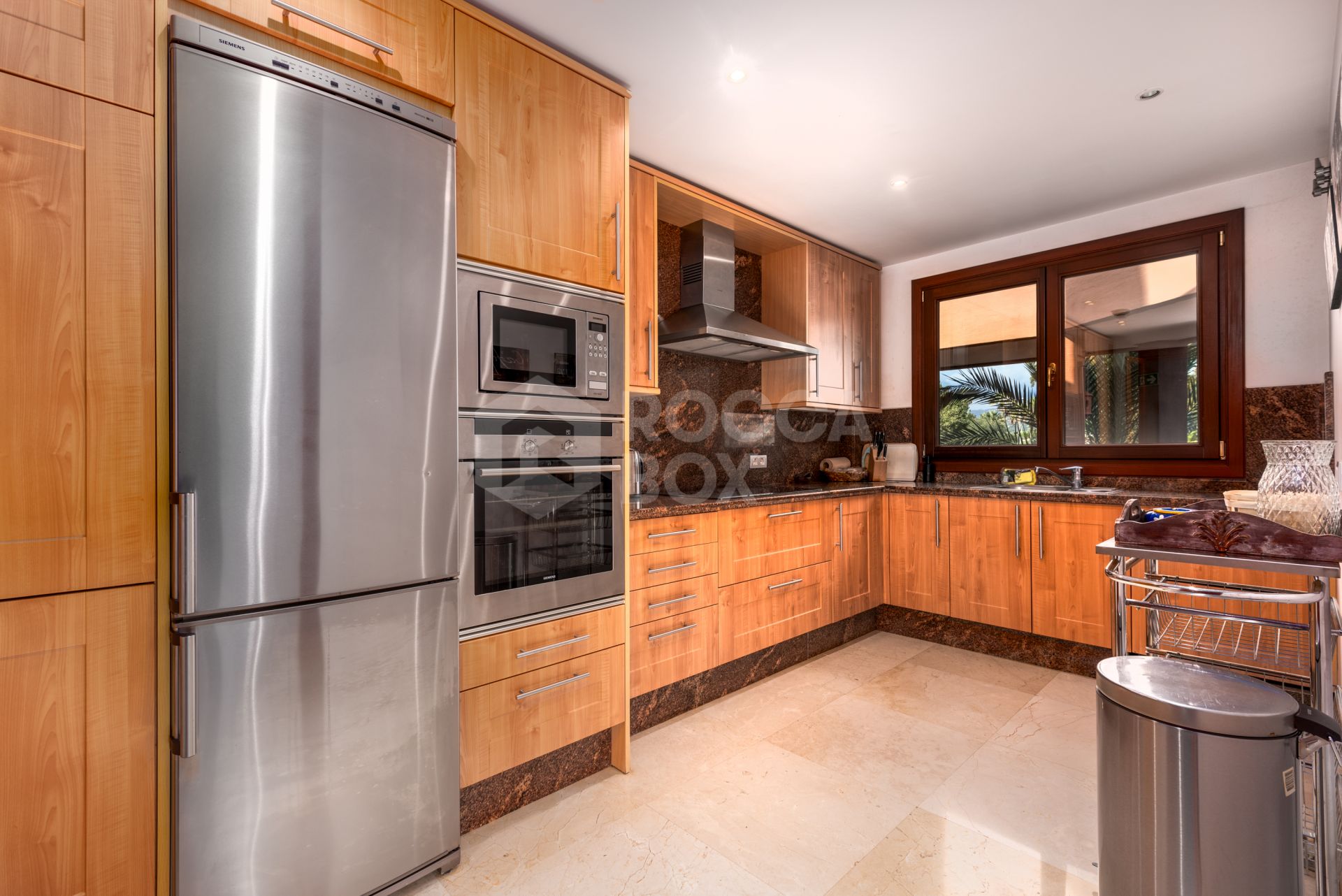 BEACHFRONT 3 BEDROOM APARTMENT WITH SEA VIEWS AND TOURISTIC LICENCE IN PLACE!