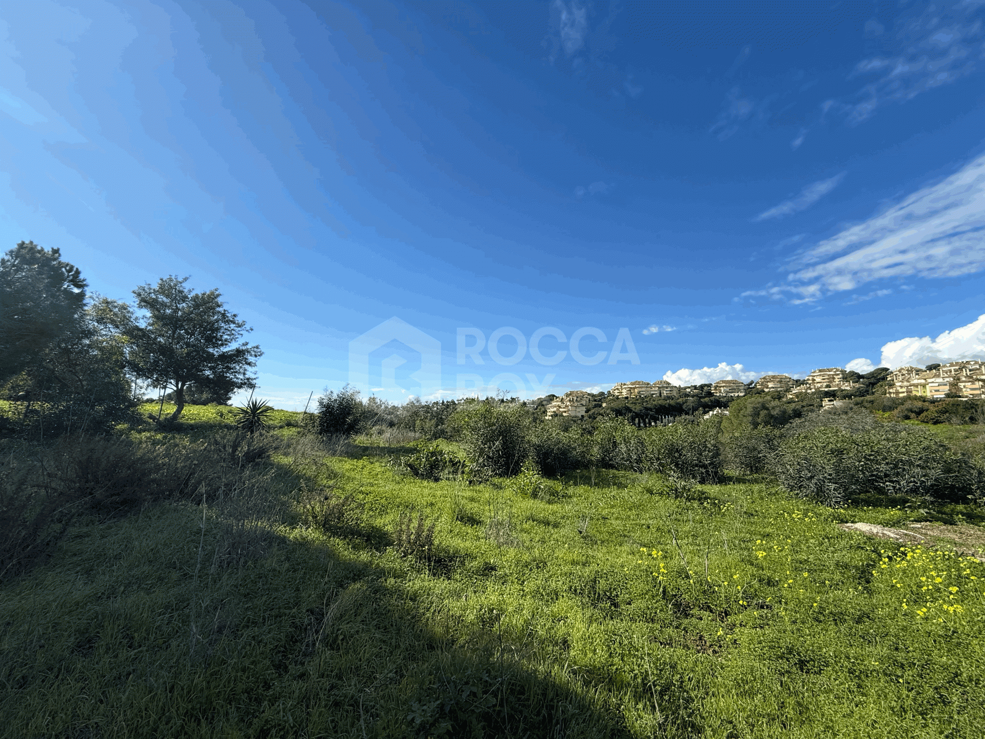 Plot with a perfect location in the very sought after Elviria!