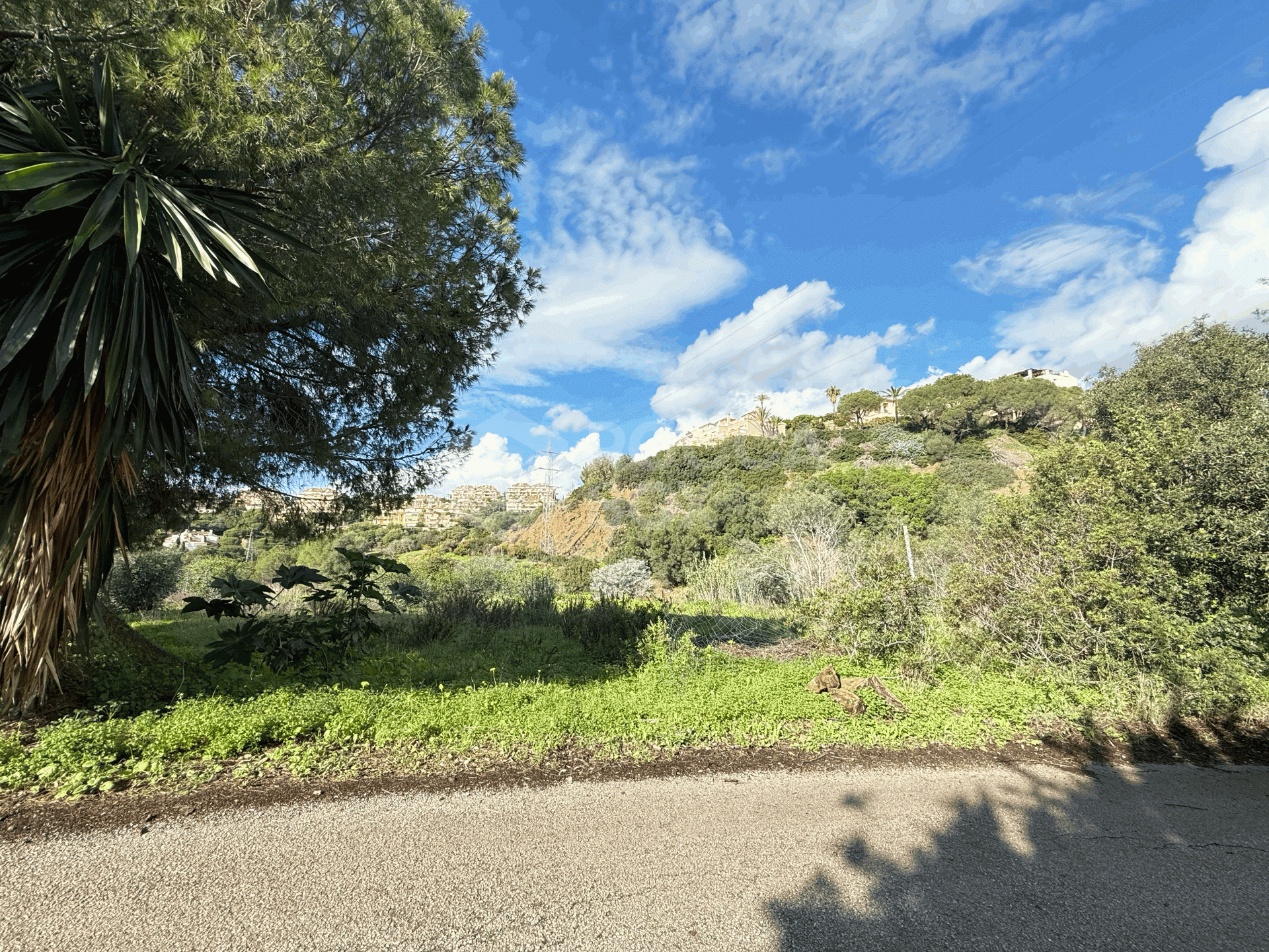 Plot with a perfect location in the very sought after Elviria!