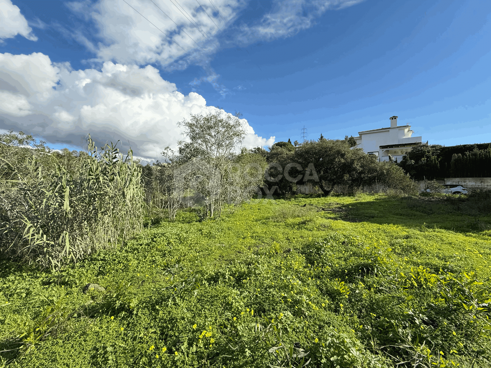 Plot with a perfect location in the very sought after Elviria!