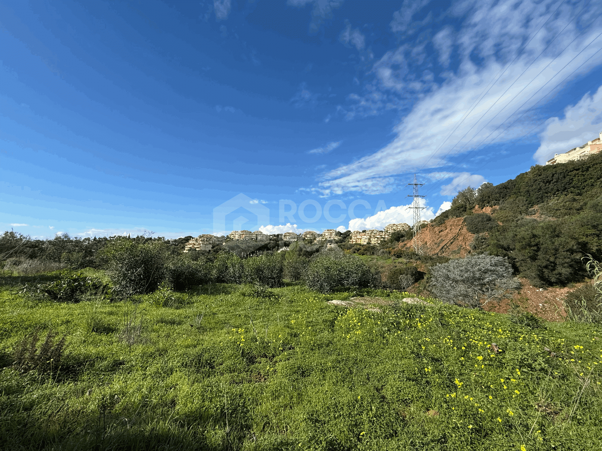 Plot with a perfect location in the very sought after Elviria!