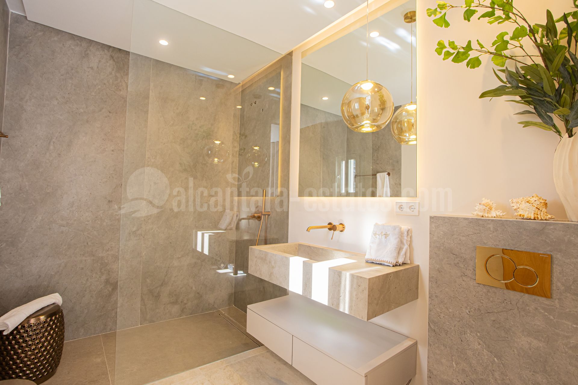 Duplex Penthouse in Aloha Gardens, Marbella