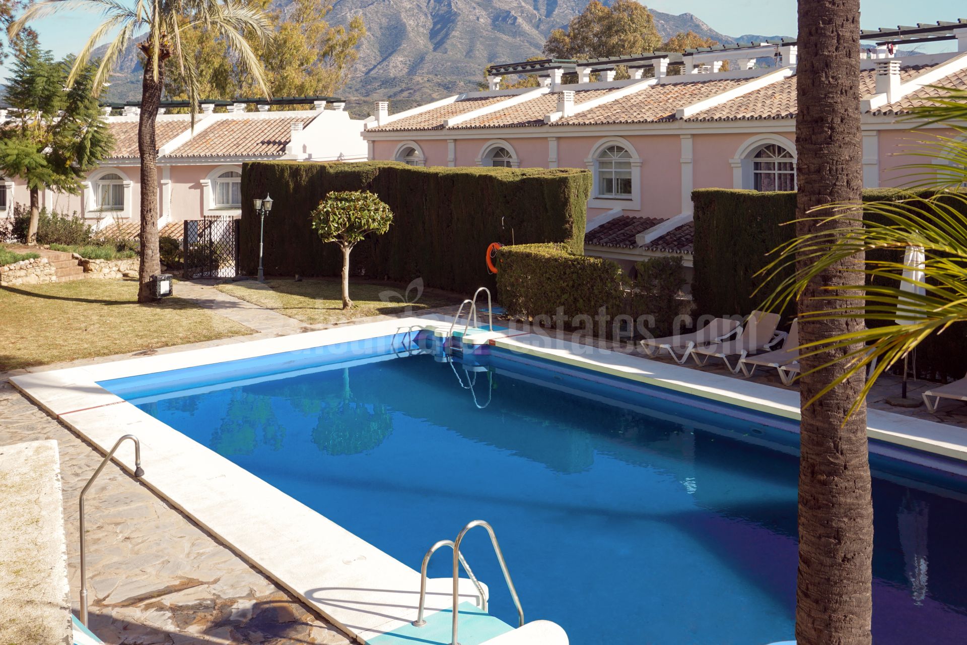 Duplex Penthouse in Aloha Gardens, Marbella