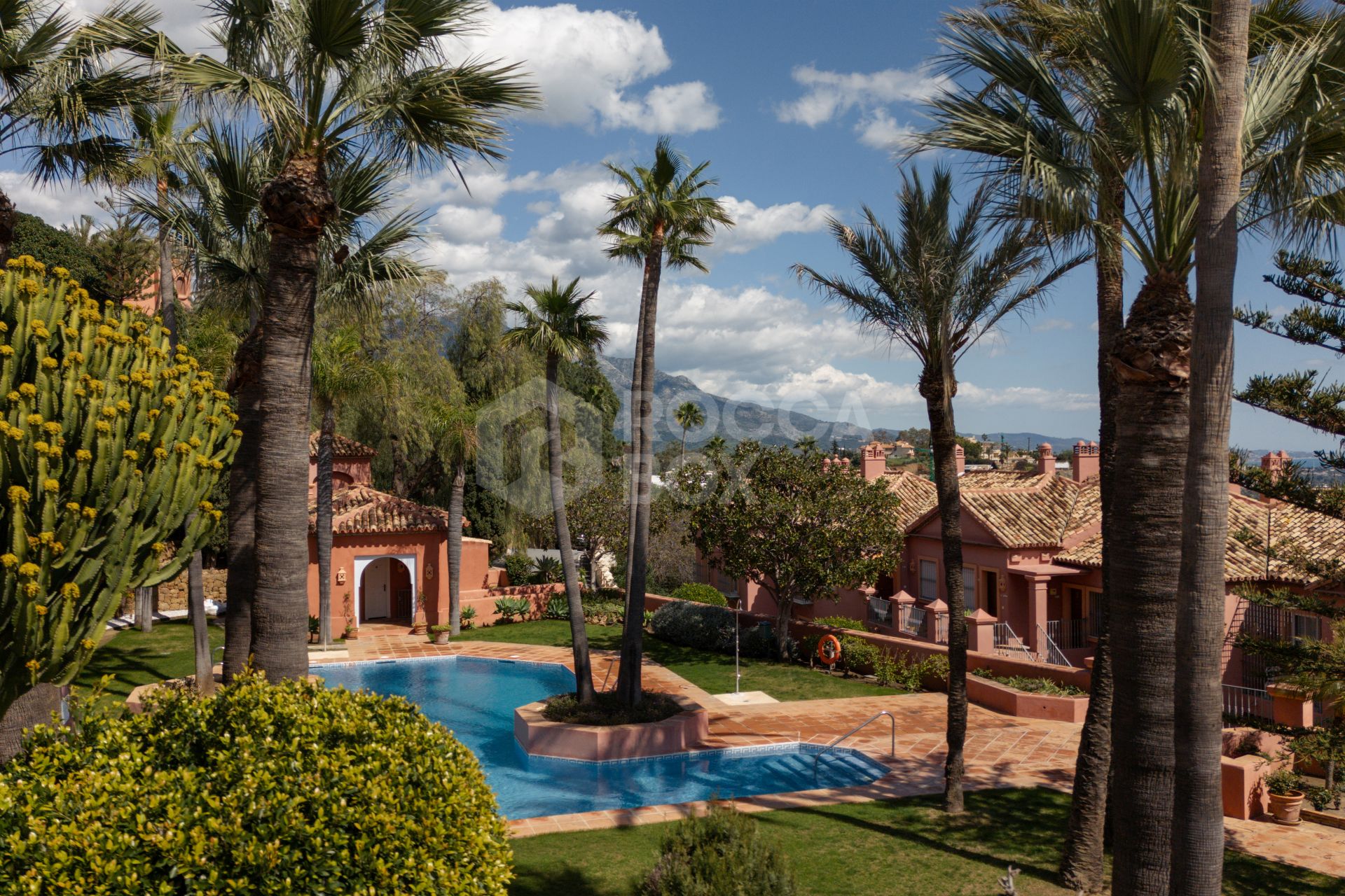 Duplex apartment with panoramic sea views in Monte Halcones