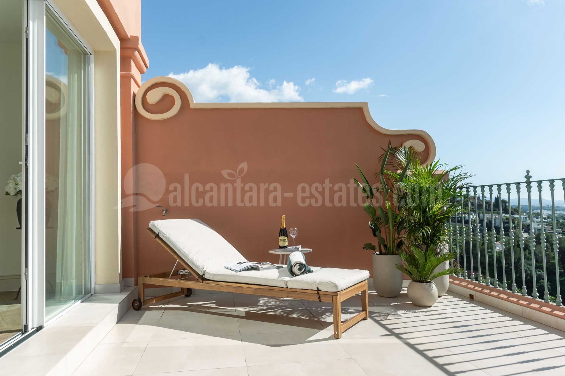 Duplex in Monte Halcones, Benahavis