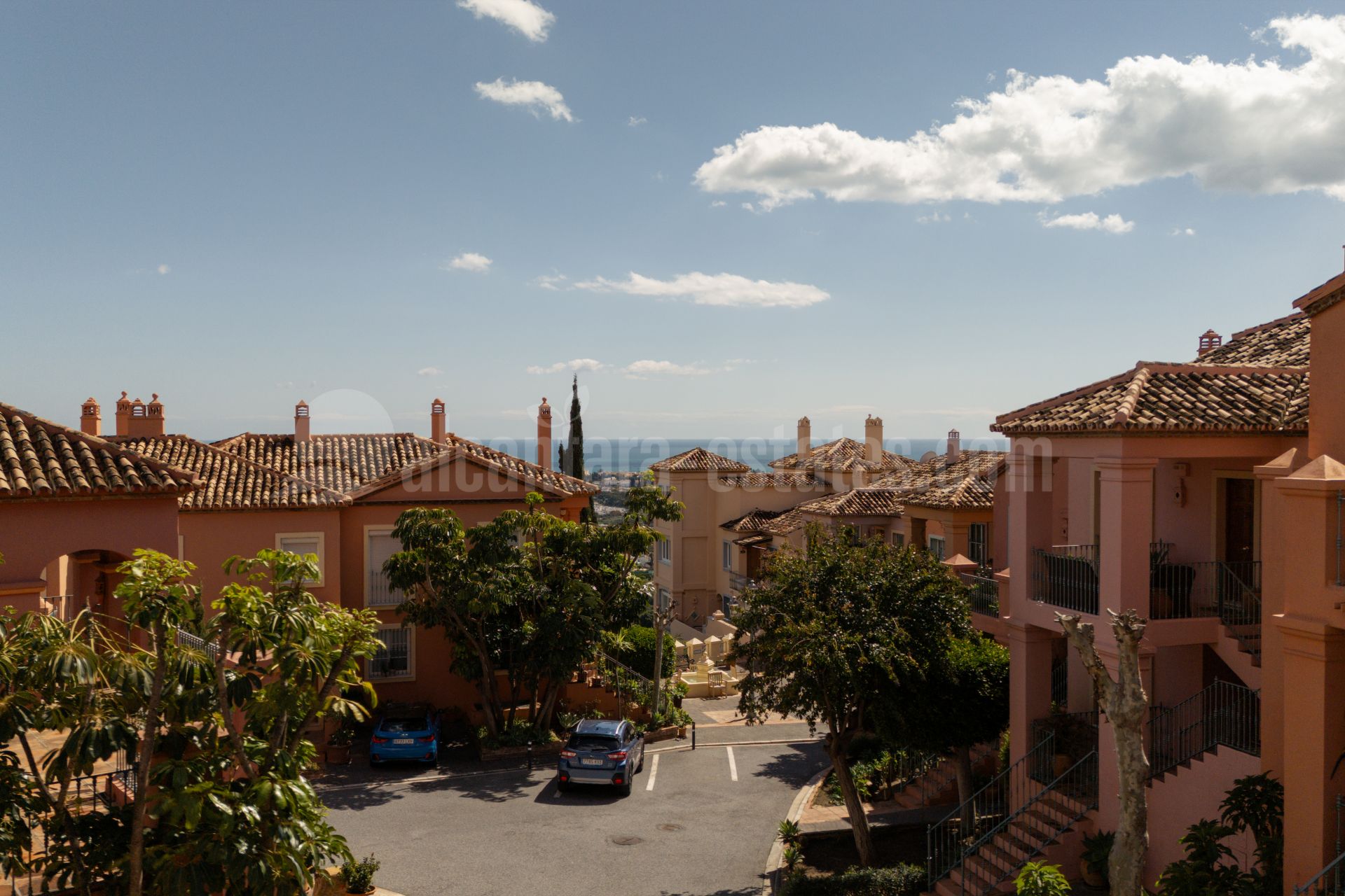 Duplex in Monte Halcones, Benahavis