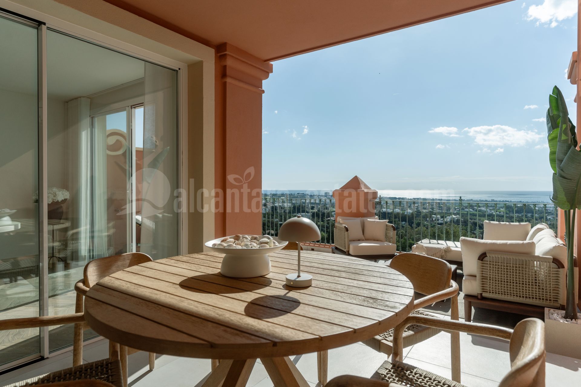 Duplex in Monte Halcones, Benahavis