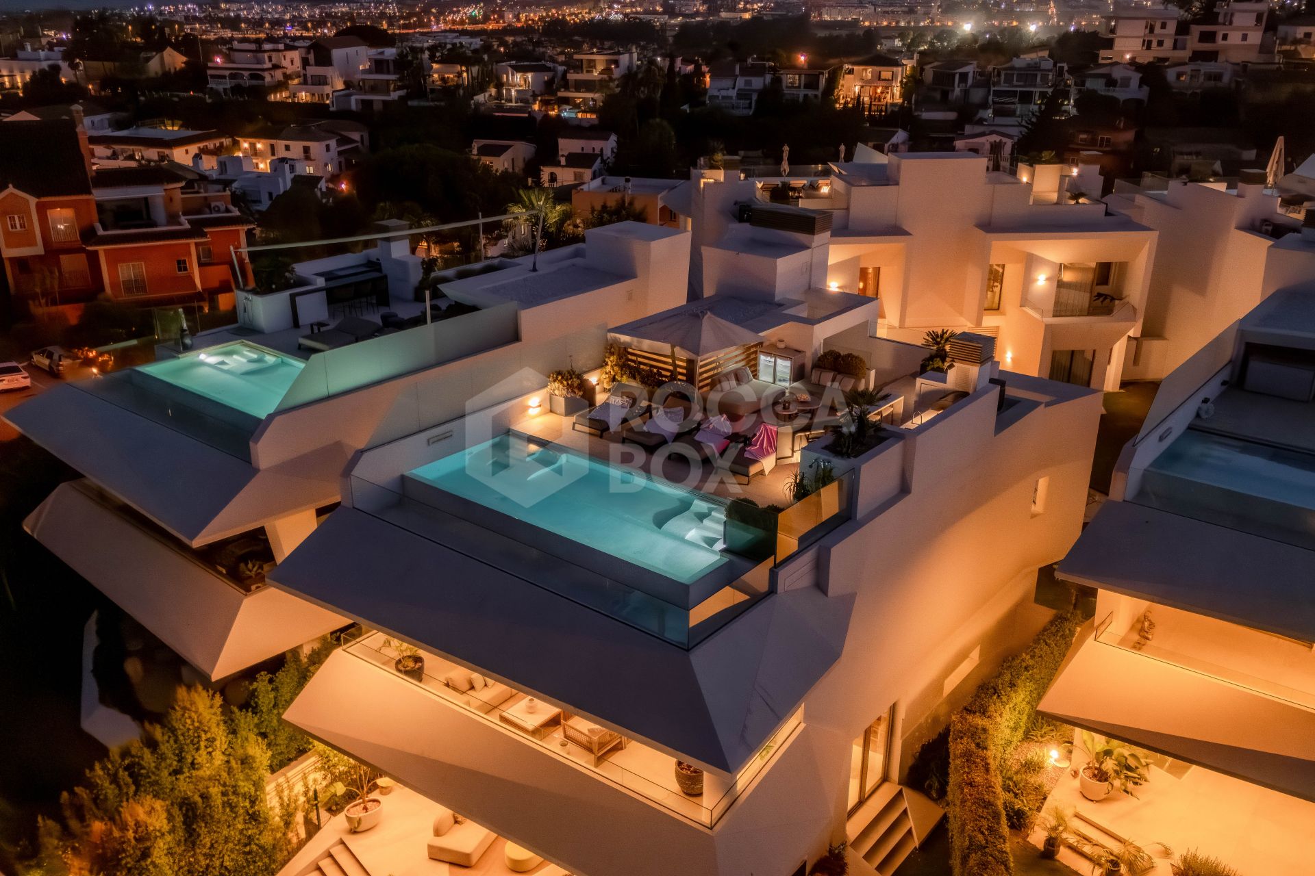 Contemporary villa in Nueva Andalucia