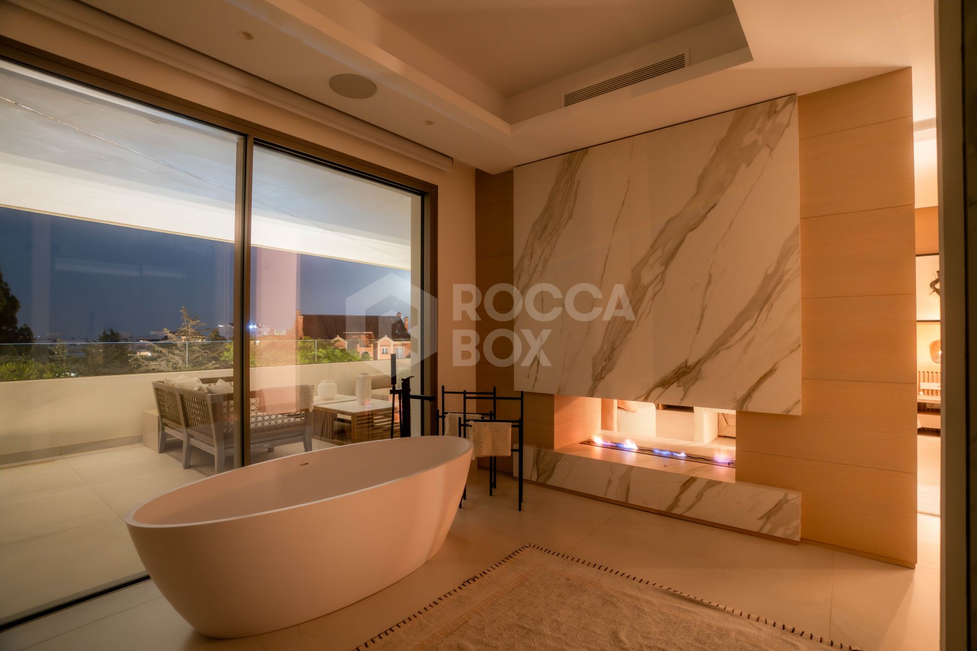 Contemporary villa in Nueva Andalucia