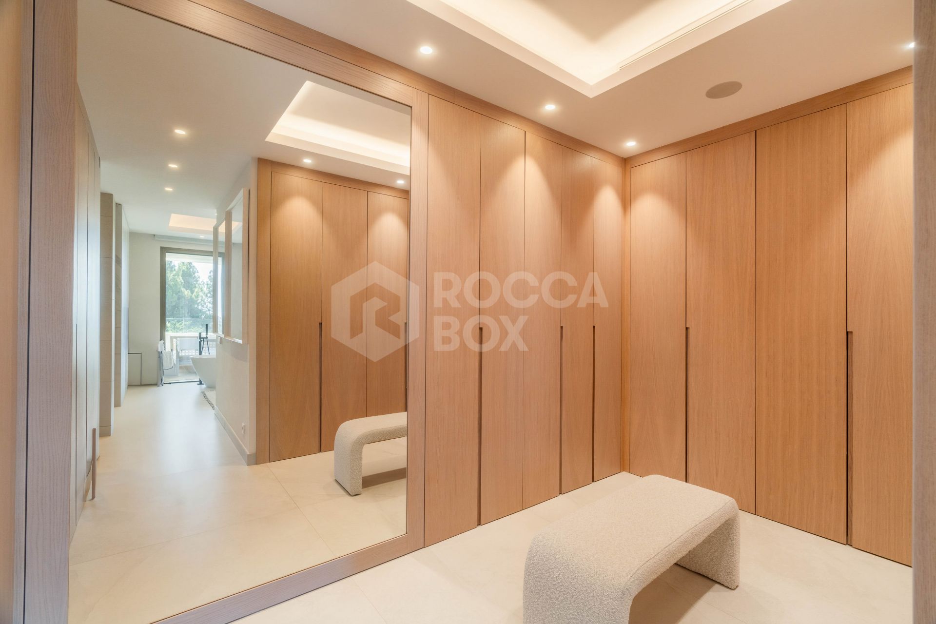 Contemporary villa in Nueva Andalucia