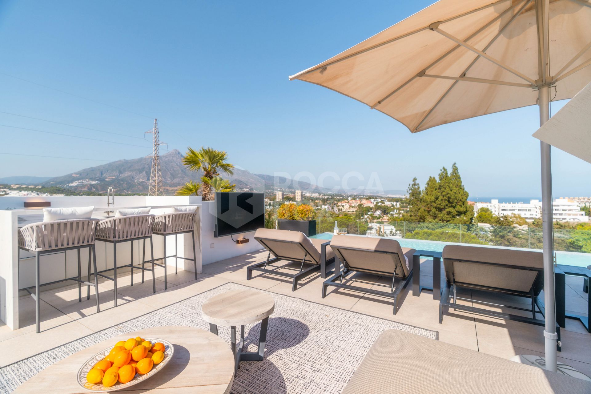 Contemporary villa in Nueva Andalucia