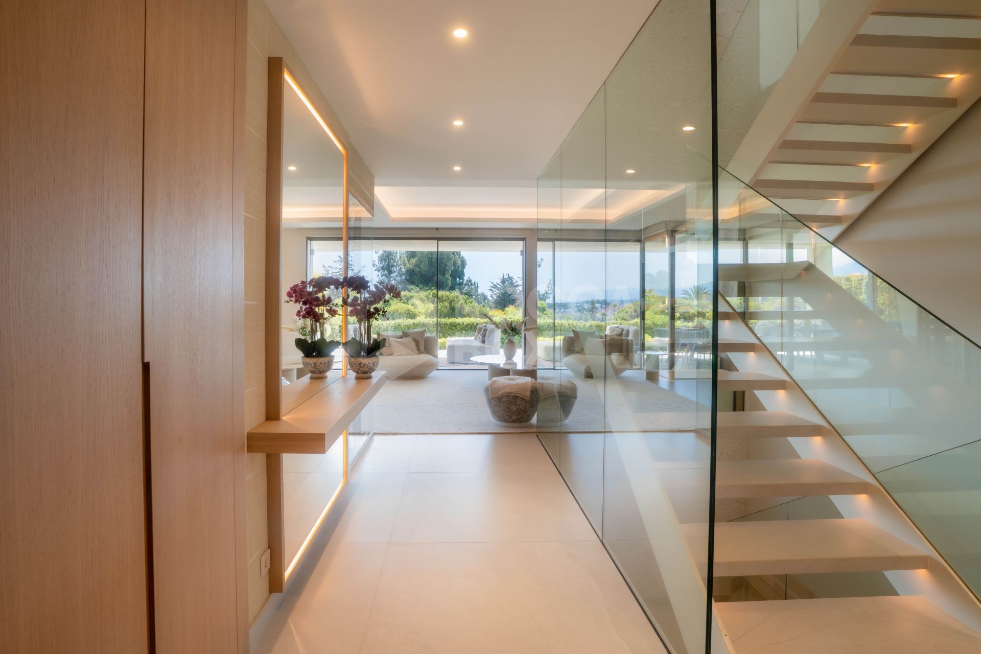 Contemporary villa in Nueva Andalucia