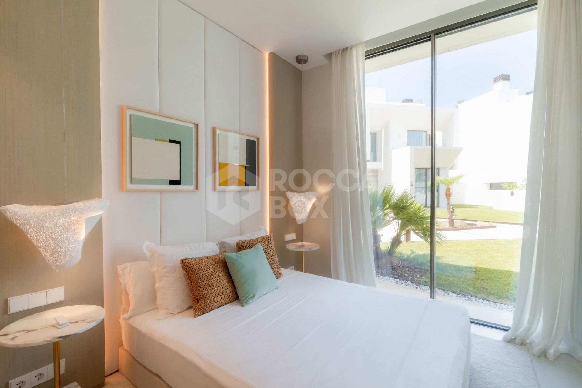 Contemporary villa in Nueva Andalucia