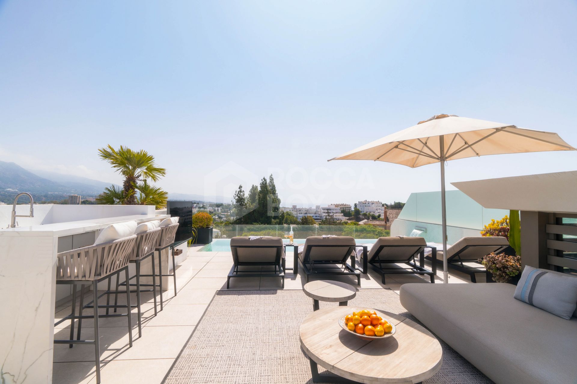 Contemporary villa in Nueva Andalucia