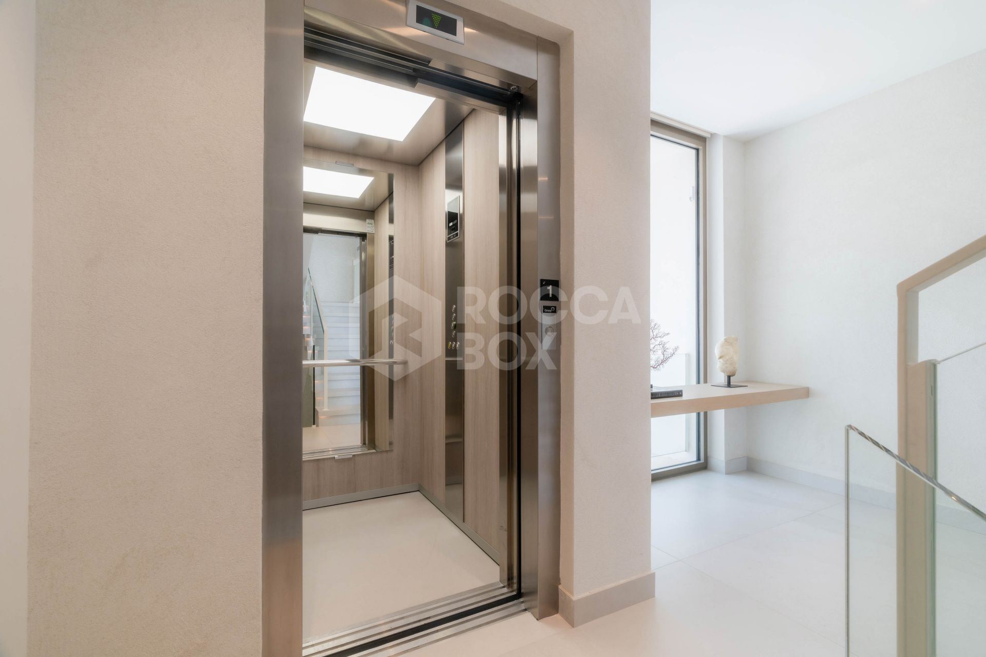 Contemporary villa in Nueva Andalucia