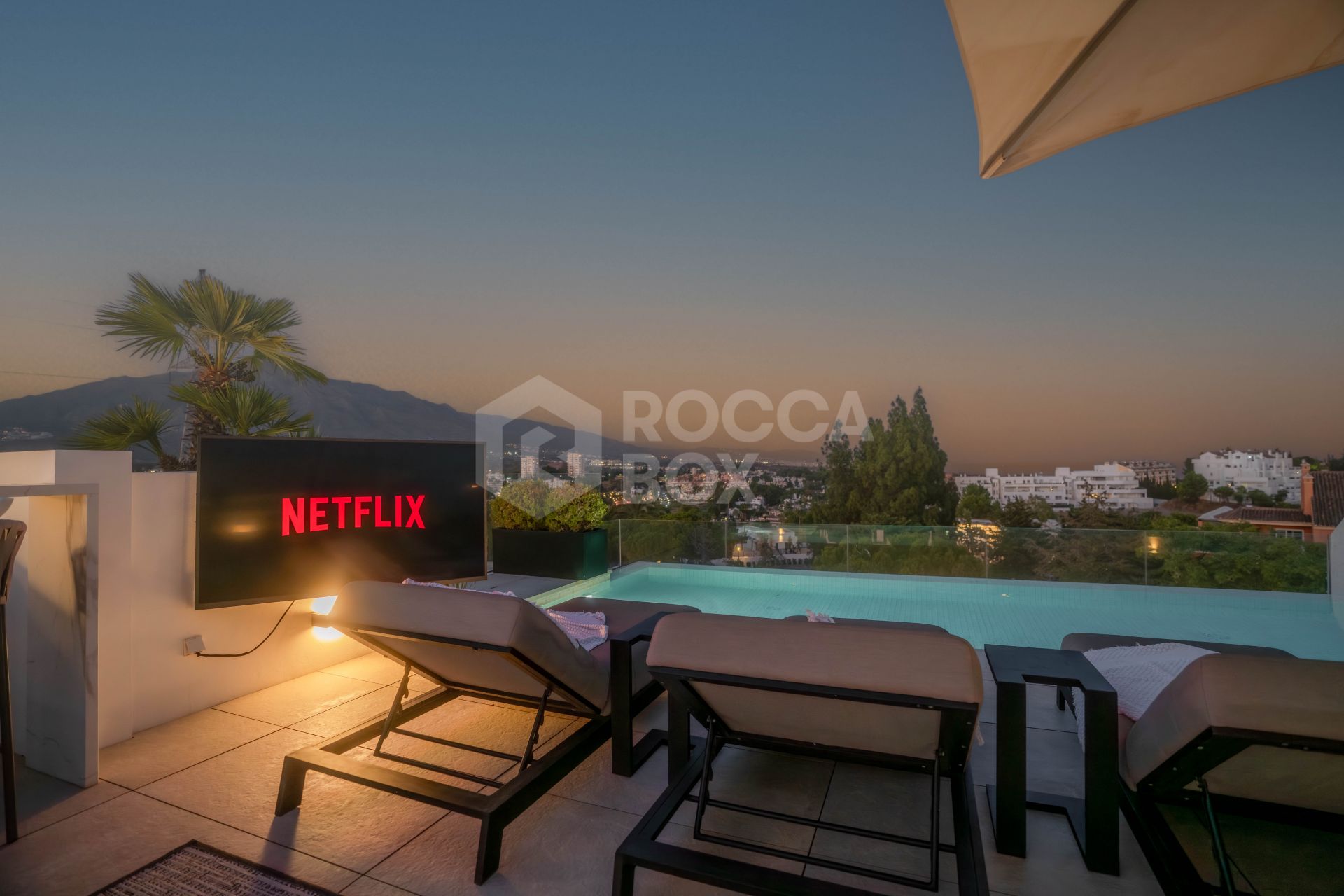 Contemporary villa in Nueva Andalucia