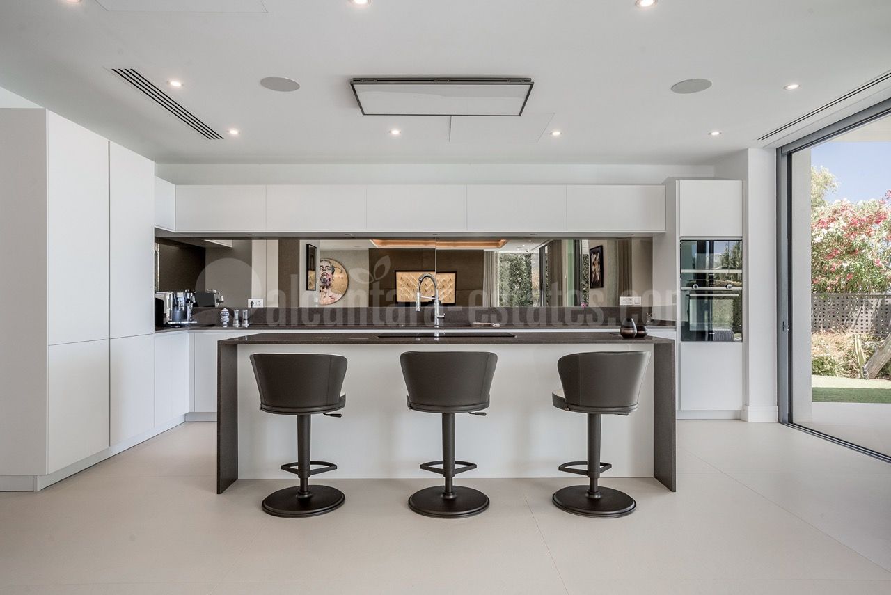 Villa in Las Lomas del Marbella Club, Marbella