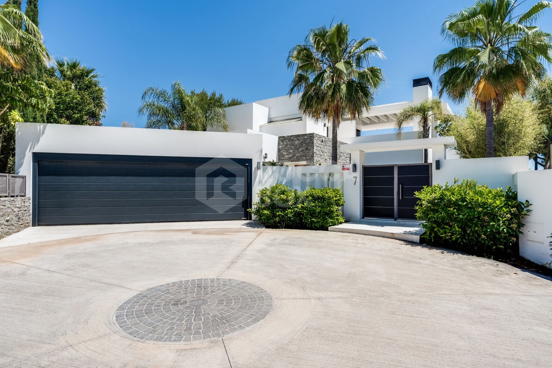 Masterpiece with Magical Sea Views in Marbella’s Prestigious Golden Mile