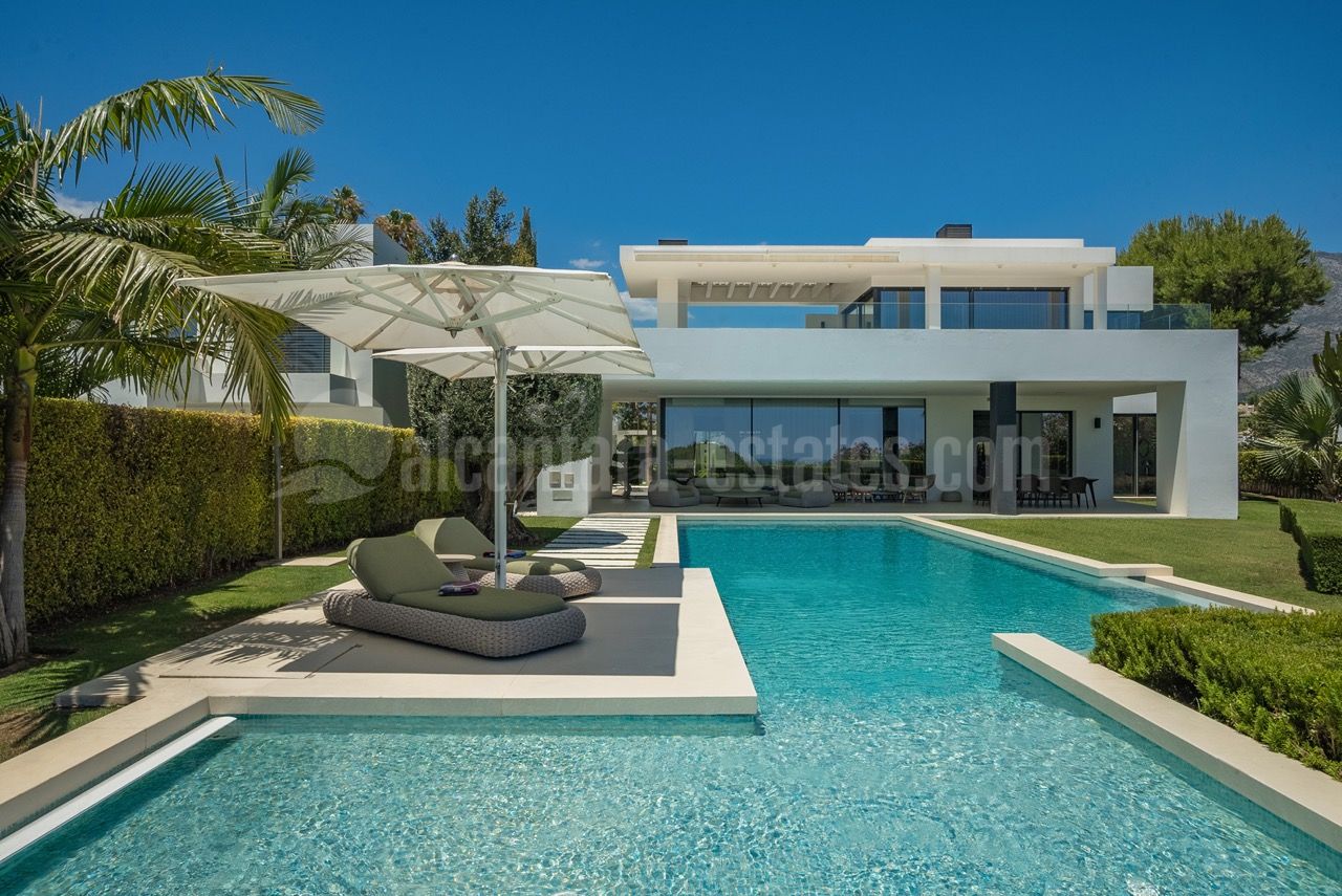 Villa in Las Lomas del Marbella Club, Marbella