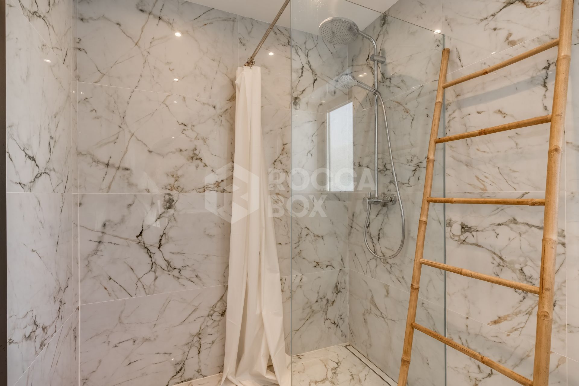 Luxury villa close to amenities