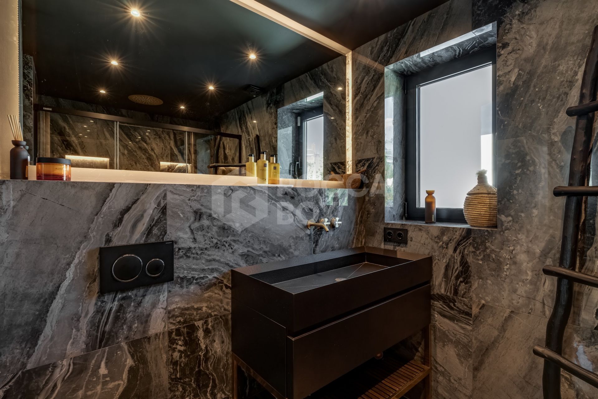 Luxury villa close to amenities