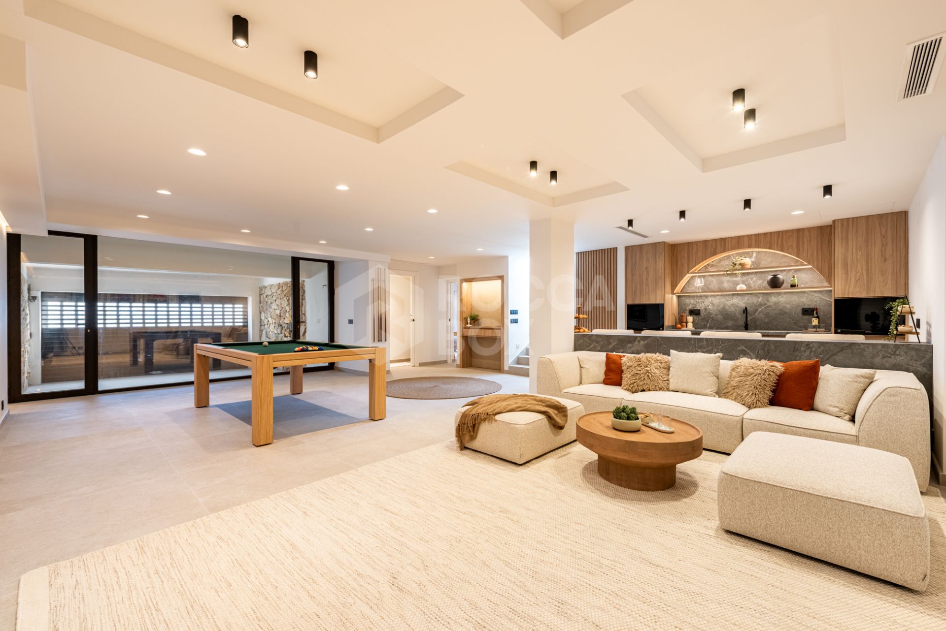 Top-renovated villa hidden inside a gated community in Nueva Andalucía.