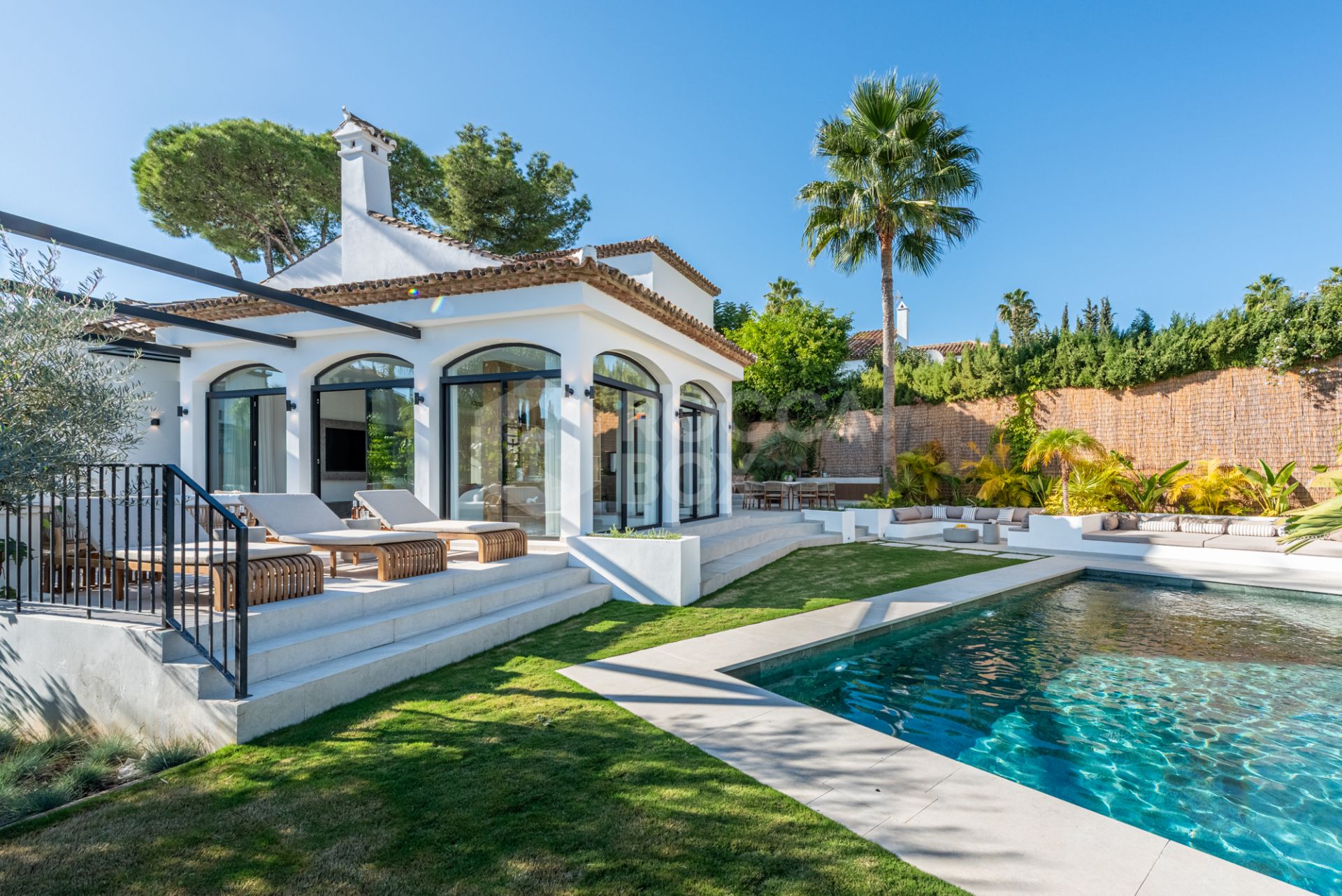 Top-renovated villa hidden inside a gated community in Nueva Andalucía.