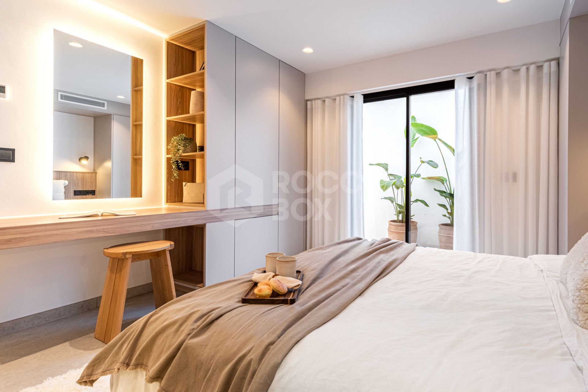 Top-renovated villa hidden inside a gated community in Nueva Andalucía.