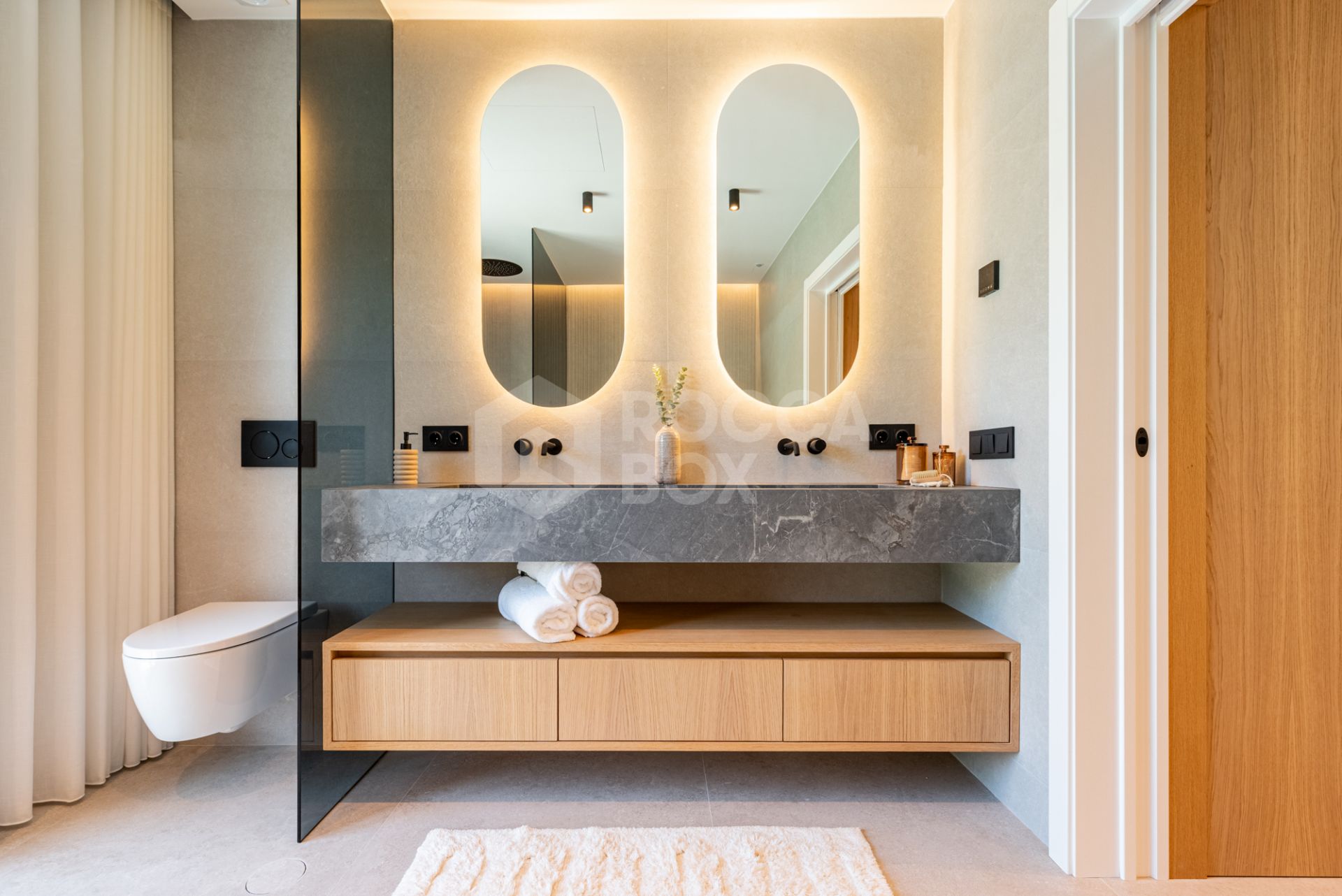 Top-renovated villa hidden inside a gated community in Nueva Andalucía.